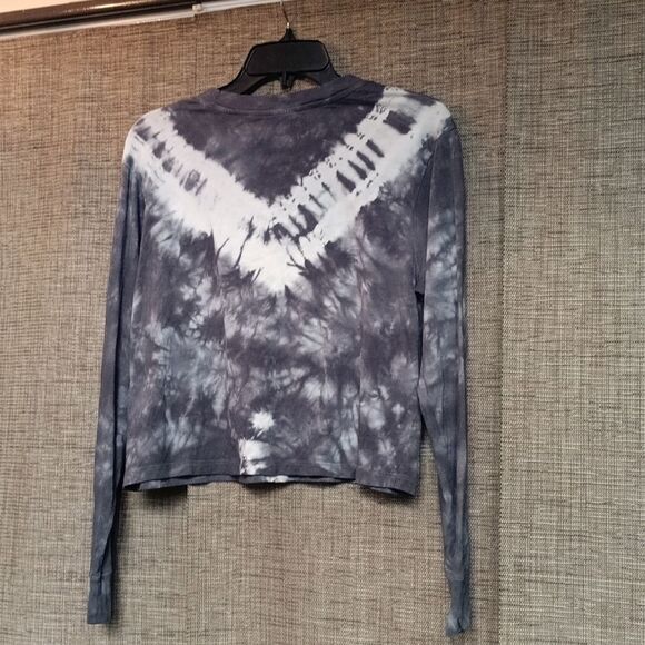 American Eagle Outfitters Black and White Tie-Dye Crop Top - Picture 4 of 4